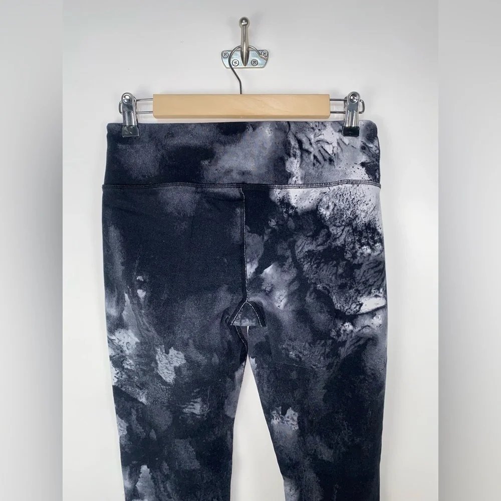 Alo Black and White Marble Tie Dyed Leggings Size Small‎